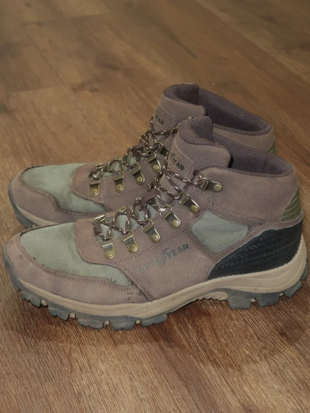 Goodyear everest boots